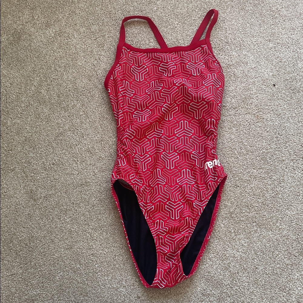 Red arena Chalenge back suit